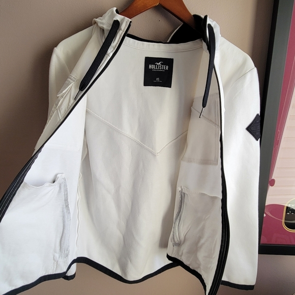 HOLLISTER UNISEX HOODIE SIZE XS BLACK/WHITE FULL ZIP POCKETS LOGO - Picture 3 of 11